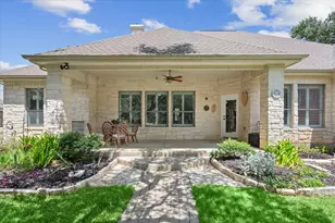 521 Buena Vista Dr, Georgetown, TX 78633 - Photo 32