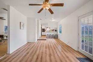 504 Marburger St, Smithville, TX 78957 - Photo 6