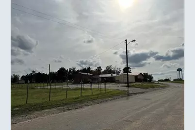 101 SE Mulberry Street, Rockdale, TX 76567 - Photo 4