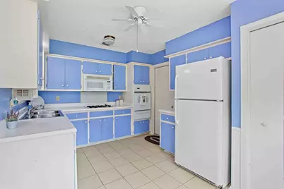 1912 Parkside Lane, Austin, TX 78745 - Photo 8