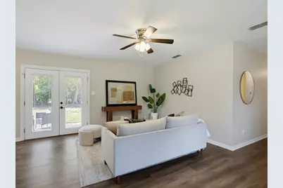 803 Campbell Street, Lockhart, TX 78644 - Photo 6