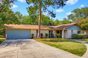 803 Campbell St, Lockhart, TX 78644 - Photo 2