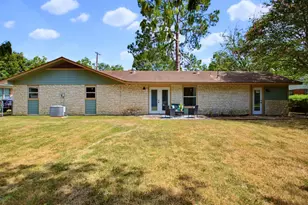803 Campbell St, Lockhart, TX 78644 - Photo 24