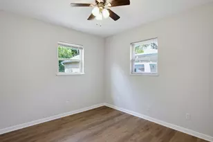 803 Campbell St, Lockhart, TX 78644 - Photo 18