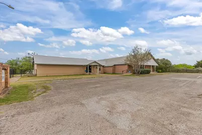 2418 Fm 1704, Elgin, TX 78621 - Photo 30