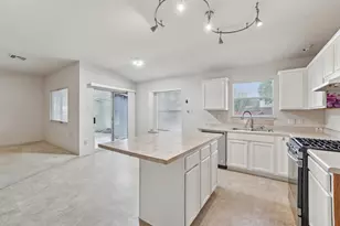 1724 Darjeeling Dr, Pflugerville, TX 78660 - Photo 6