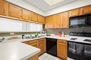 915 W 23rd St, Austin, TX 78705 - Photo 8