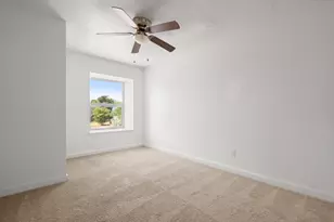 300 E Croslin St, Austin, TX 78752 - Photo 16