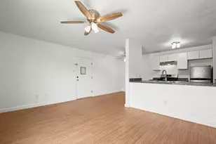 300 E Croslin St, Austin, TX 78752 - Photo 4