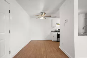 300 E Croslin St, Austin, TX 78752 - Photo 8