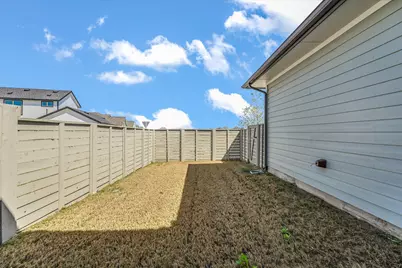 111 Breda Avenue, Bastrop, TX 78602 - Photo 18