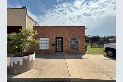 117 S Main Street, Elgin, TX 78621 - Photo 2