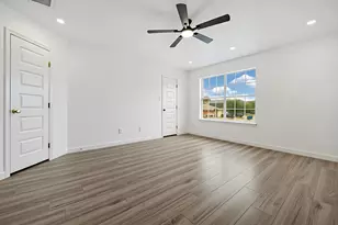 13501 Sierra Wind Ln, Elgin, TX 78621 - Photo 14