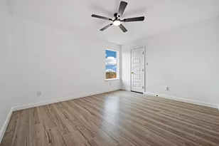 13501 Sierra Wind Ln, Elgin, TX 78621 - Photo 12