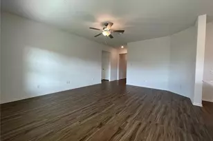 103 Ulmus St, Hutto, TX 78634 - Photo 4