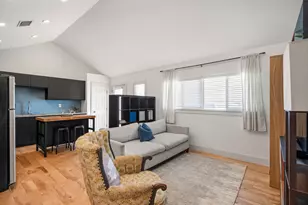 1307 E 52nd St, Austin, TX 78723 - Photo 2