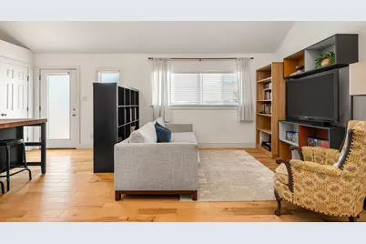1307 E 52nd Street #4, Austin, TX 78723 - Photo 4