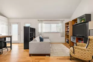1307 E 52nd St, Austin, TX 78723 - Photo 4