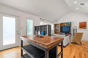 1307 E 52nd St, Austin, TX 78723 - Photo 8