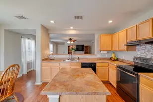 4302 King's Canyon Dr, Taylor, TX 76574 - Photo 12