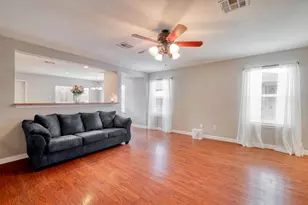 4302 King's Canyon Dr, Taylor, TX 76574 - Photo 6