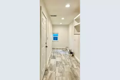 4914 Scarsdale Drive, Austin, TX 78744 - Photo 16