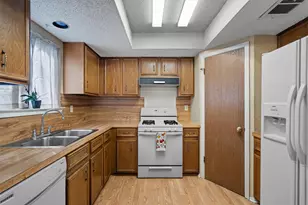 2624 Oak Meadow Dr, Round Rock, TX 78681 - Photo 10