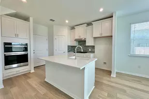 335 Young St, Buda, TX 78610 - Photo 4