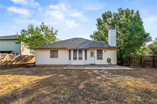 701 Sparkling Brook Ln, Leander, TX 78641 - Photo 32