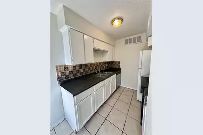 4322 Gillis Street #204, Austin, TX 78745 - Photo 4