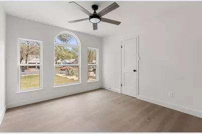 10106 Lindshire Lane, Austin, TX 78748 - Photo 14