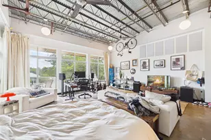 2401 E 6th St, Austin, TX 78702 - Photo 4