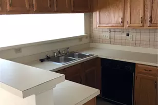 915 W 23rd Street W, Austin, TX 78705 - Photo 4