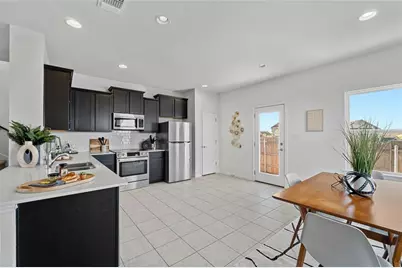 9713 Grapevine Leaf Drive, Manor, TX 78653 - Photo 8