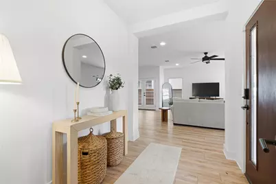 9115 Looksee Lane, Austin, TX 78744 - Photo 2