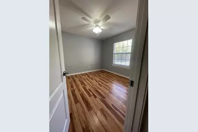 1303 Pendergrass Street, Lockhart, TX 78644 - Photo 4