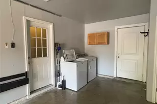 1303 Pendergrass St, Lockhart, TX 78644 - Photo 8