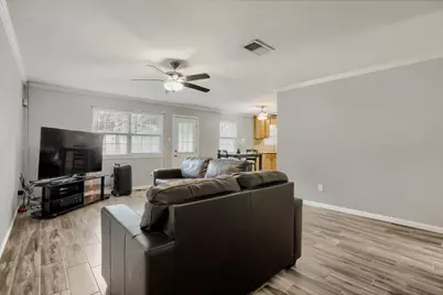4801 Saguaro Road, Austin, TX 78744 - Photo 4