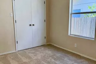 400 Blue Shale Dr, Jarrell, TX 76537 - Photo 8