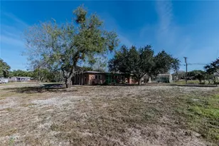 1000 N 5th St St, Kenedy, TX 78119 - Photo 4