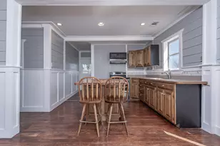 302 N Austin St, Coupland, TX 78615 - Photo 10