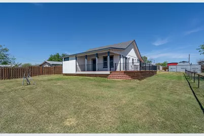 302 N Austin Street, Coupland, TX 78615 - Photo 2