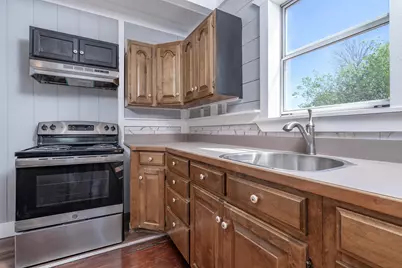 302 N Austin Street, Coupland, TX 78615 - Photo 14