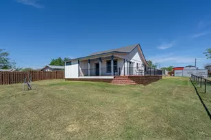 302 N Austin St, Coupland, TX 78615 - Photo 1
