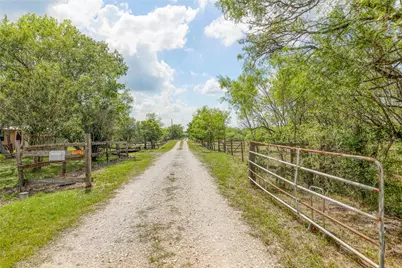200 Armstrong Road, Lockhart, TX 78644 - Photo 16