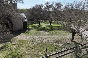 22419 Hazy Hollow Cove, Spicewood, TX 78669 - Photo 18