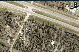109 Elgin Woods Ln, Elgin, TX 78621 - Photo 10