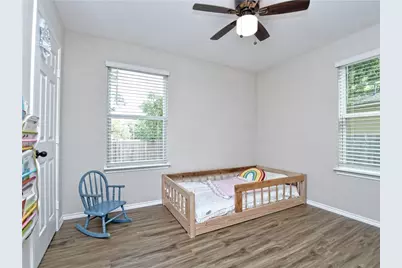 504 W 2nd Street, Elgin, TX 78621 - Photo 18