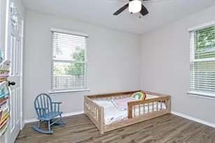 504 W 2nd St, Elgin, TX 78621 - Photo 18