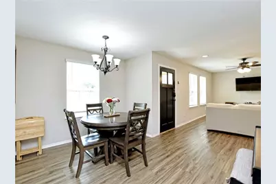 504 W 2nd Street, Elgin, TX 78621 - Photo 16